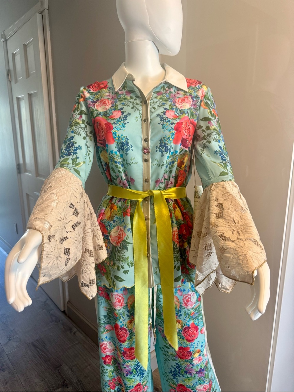 Aratta Aqua Floral  shirt with Yellow belt size Small